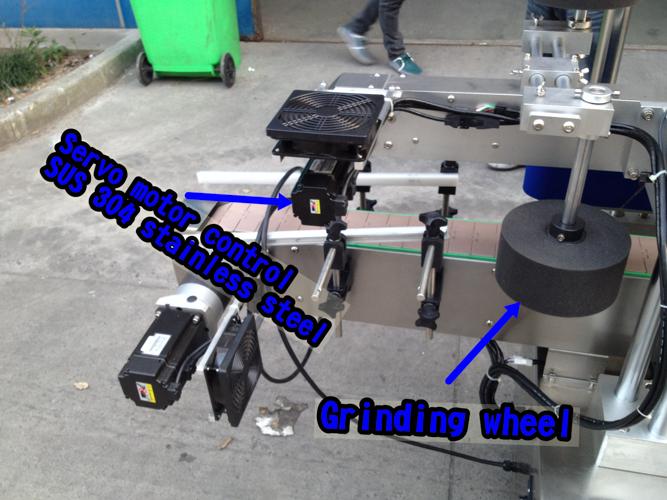 Хоризонтална машина за етикетирање малих бочица / машина за аутоматско наношење налепница