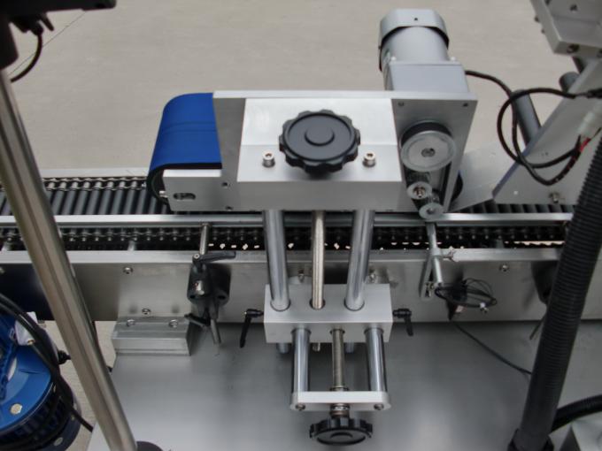 Брза потпуно аутоматска машина за етикетирање бочица за самолепљиве налепнице за мале бочице