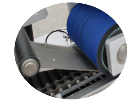 Машина за етикетирање мале бочице од 10 мл са двослојном налепницом са цертификатом