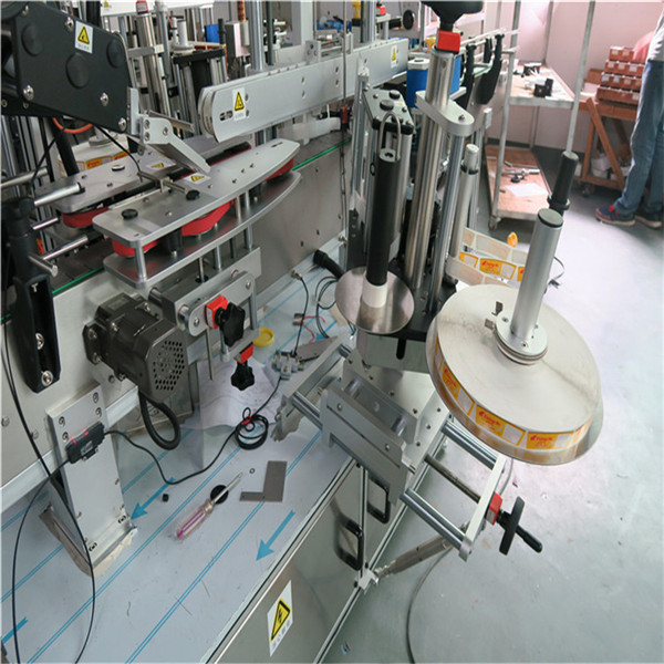 Три линеарне машине за самолепљивање етикета, предњи / задњи / врат Напитак / храна / дневна хемијска