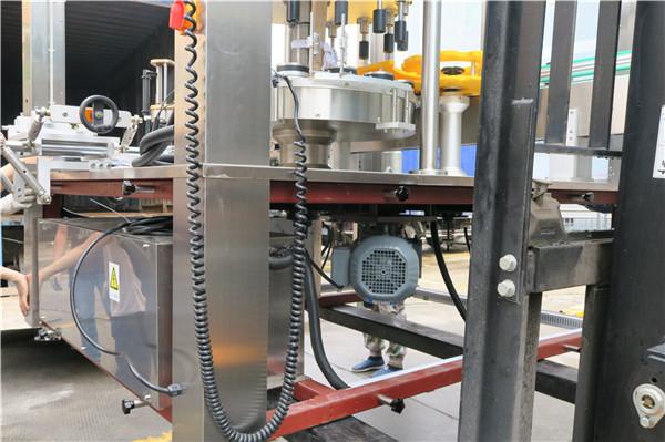 Дебљина опреме машине за означавање машина за означавање ротационих налепница округлих боца ≥ 30 мм