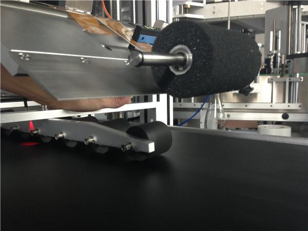 ПЛЦ машина за аутоматско налепљивање екрана са додирним екраном Цоместиц маска / картонска маска