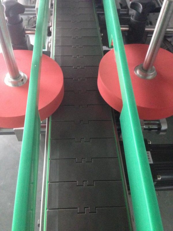 Аутоматски апликатор етикета за округлу / квадратну / субулиформну боцу