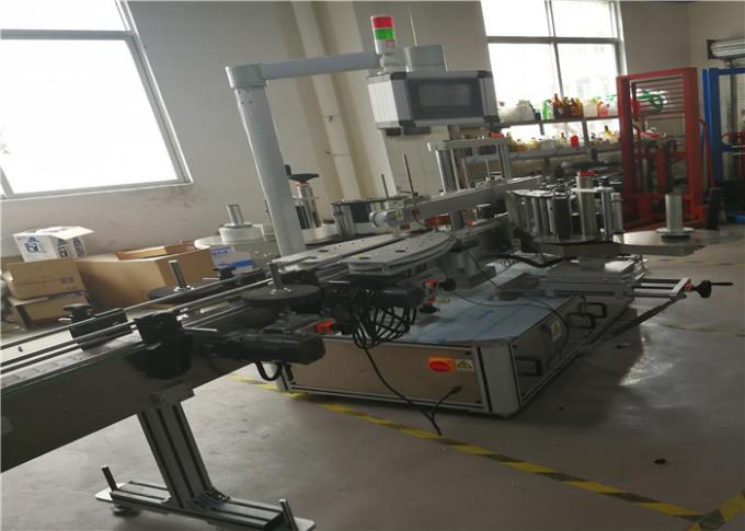 Машина за етикетирање самољепљивих наљепница за етикете са хемијским и воденим пластичним боцама