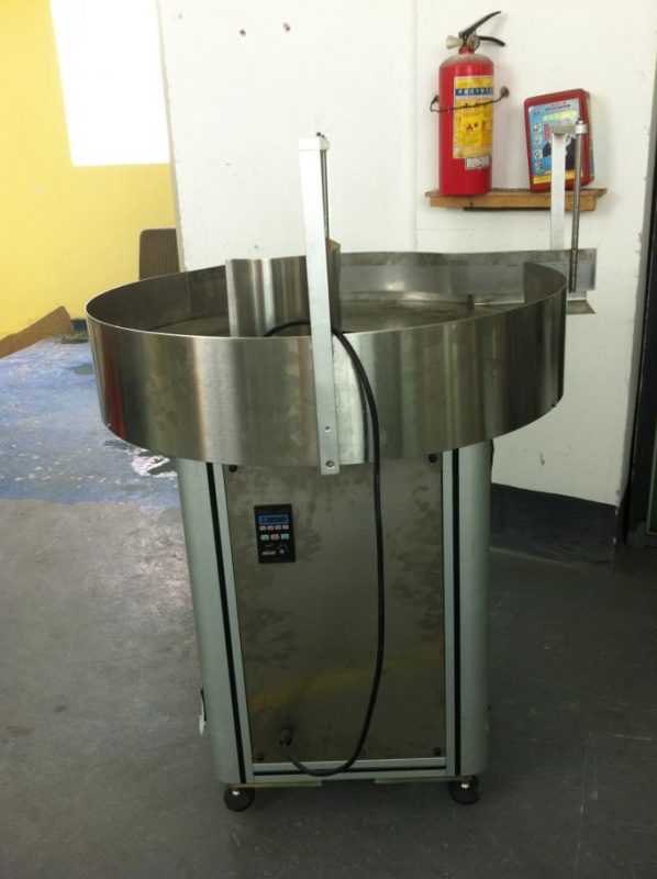 Потпуно аутоматска опрема за наношење самолепљивих етикета двострана