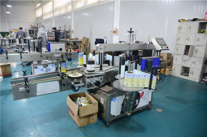 Аутоматска машина за етикетирање налепница аеросолних лименки за пвц храну може да заокружи апликатор за етикетирање боца за најбољу продају