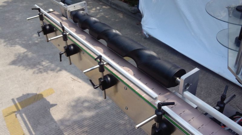 Кина машина за паковање округлих боца за етикетирање половног аутоматског добављача фабричких цена самољепљивих производа