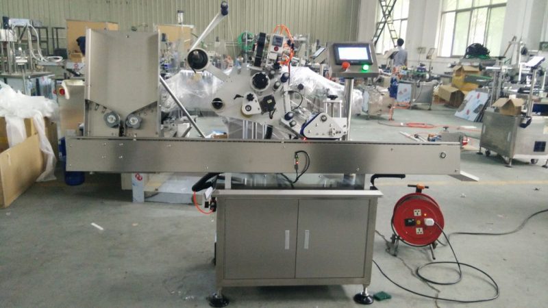 Кина велике брзине мале округле лименке налепнице машина за лепљење, машина за налепнице етикета са црним боцама за добављаче козметике