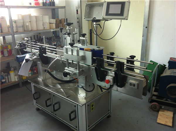 Машина за етикетирање налепница са округлим флашама за сок од воћа и поврћа за индустрију пића